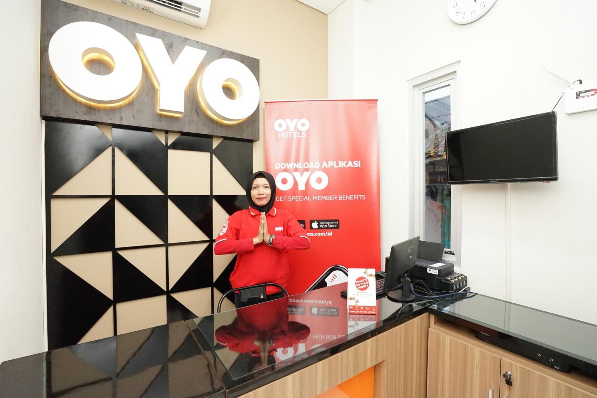 ホテル Oyo 614 グラハ 8 シャリアー スラバヤ エクステリア 写真