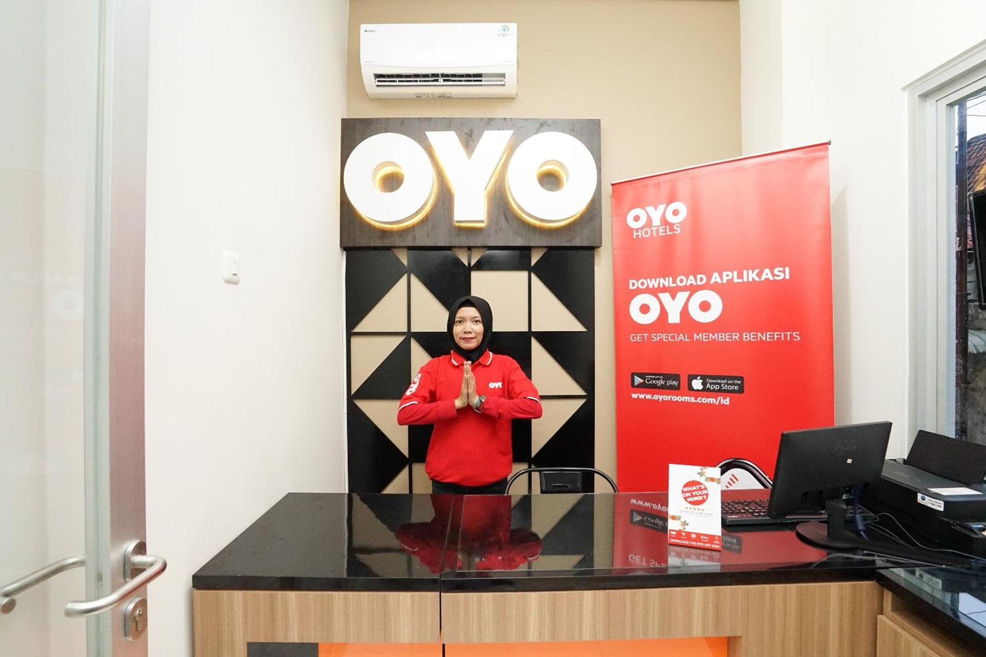 ホテル Oyo 614 グラハ 8 シャリアー スラバヤ エクステリア 写真